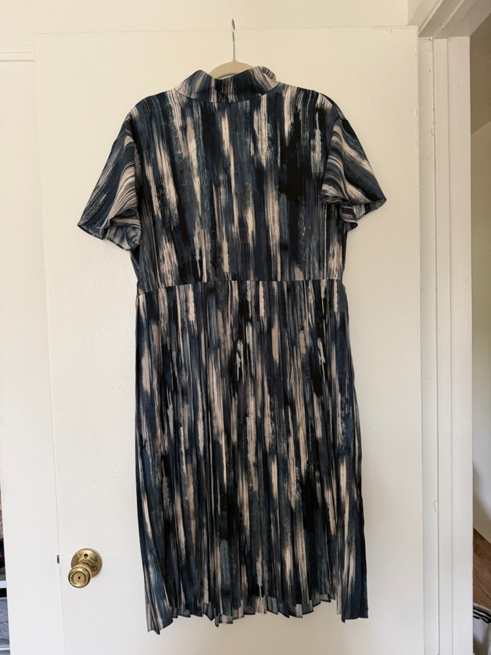 Nordstrom Navy Cream Pleated Midi Dress Women's Medium Short Sleeve